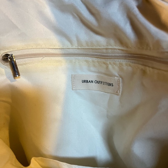 Urban Outfitters Peace sign Flower Heart Ying Yang Tote bag - Picture 8 of 13